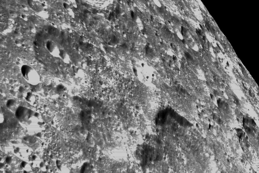 NASA’s Orion capsule captures gorgeous close-up pictures of the moon