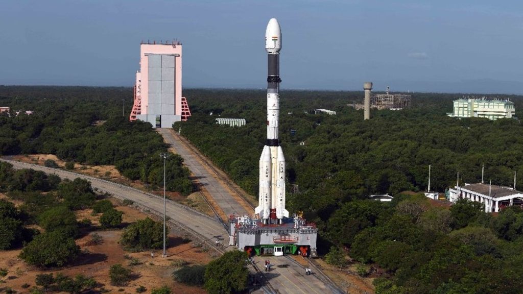 ISRO Set to Launch 36 OneWeb Satellites Aboard LVM3-M2 Rocket