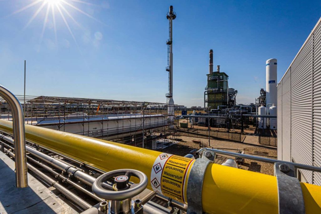 Gold hydrogen: Is there a huge reserve of clean fuel