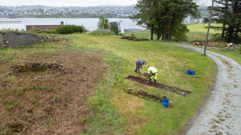 Seemingly ’empty’ burial mound is hiding a 1,200-year-old Viking ship