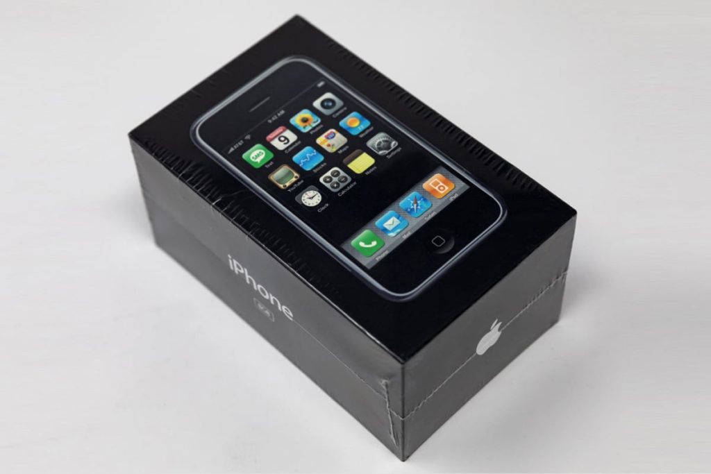 Sealed iPhone From 2007 Sells for ,000 at Auction