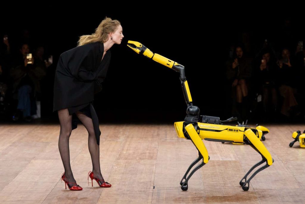 The best robot photos of 2023, from fashion shows to