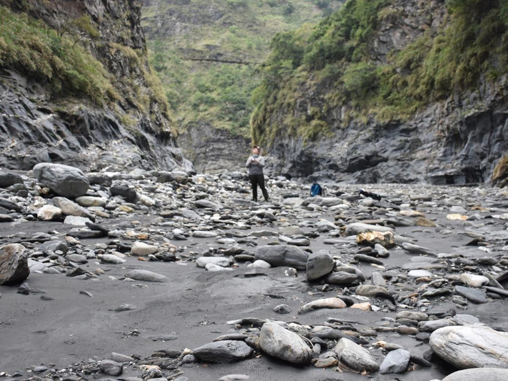 Drones capture new clues about how water shapes mountain ranges