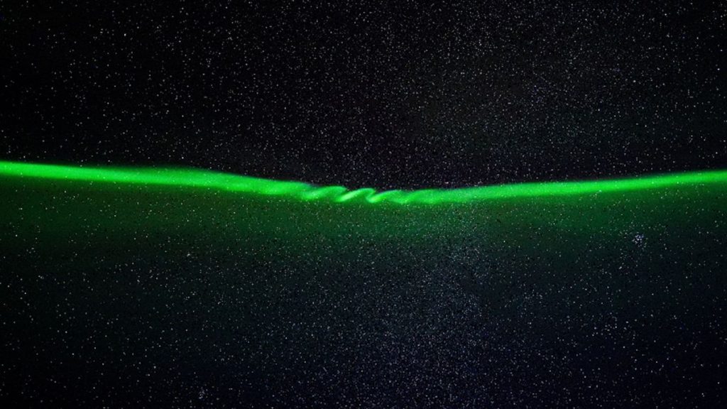 Photographer snaps extremely rare ‘aurora curls’ after magnetic wave rings