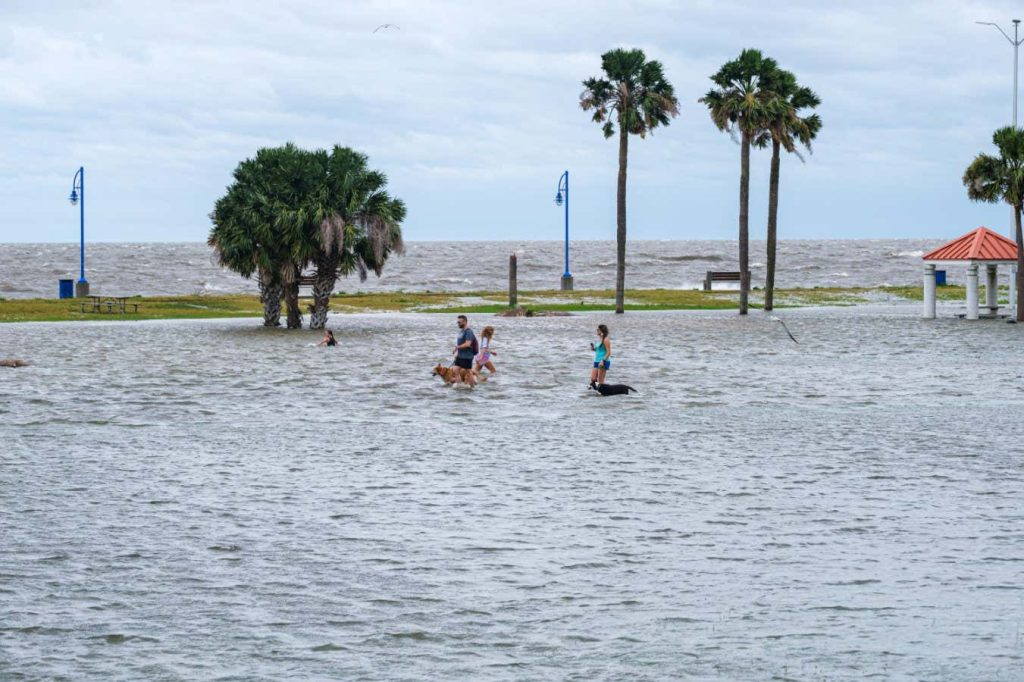 US coastal cities face higher 2050 flood risk because they