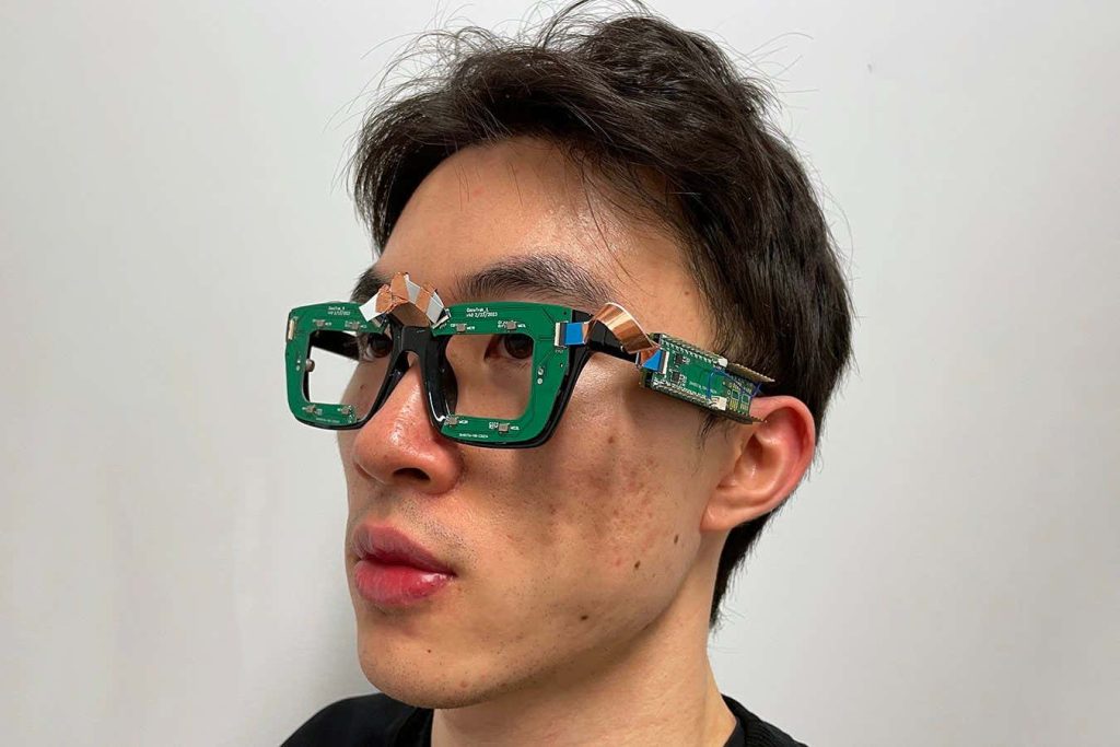 Smart glasses use sonar to work out where you’re looking