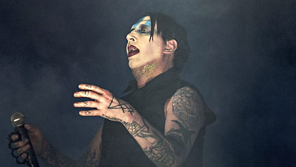 Marilyn Manson fined, sentenced to community service for blowing nose